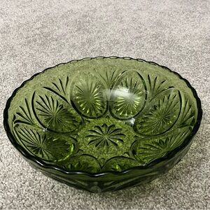 Anchor Hocking Avocado Green 8” Glass Bowl
